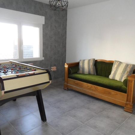 Logement Entre Mer Et Montagne Roujan Esterno foto