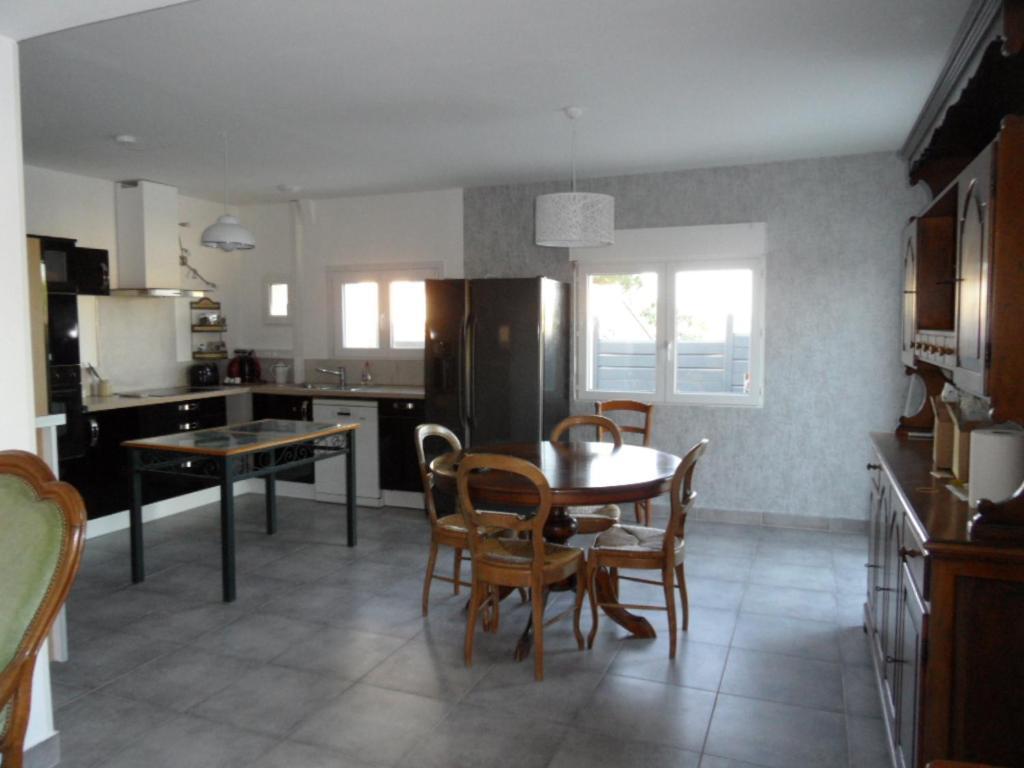 Logement Entre Mer Et Montagne Roujan Esterno foto