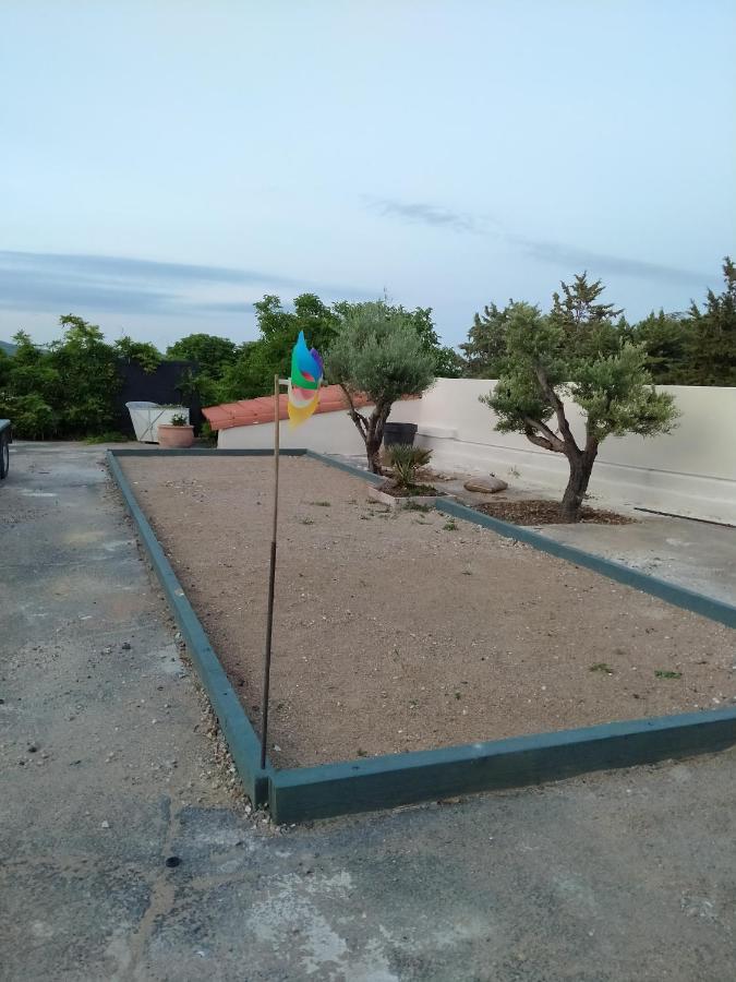Logement Entre Mer Et Montagne Roujan Esterno foto